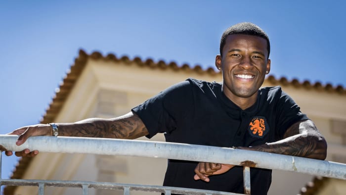 Georginio Wijnaldum signs with PSG